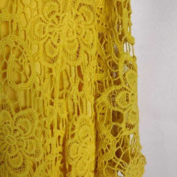 Jennie & Marlis crochet lace top - Picture 3 of 6